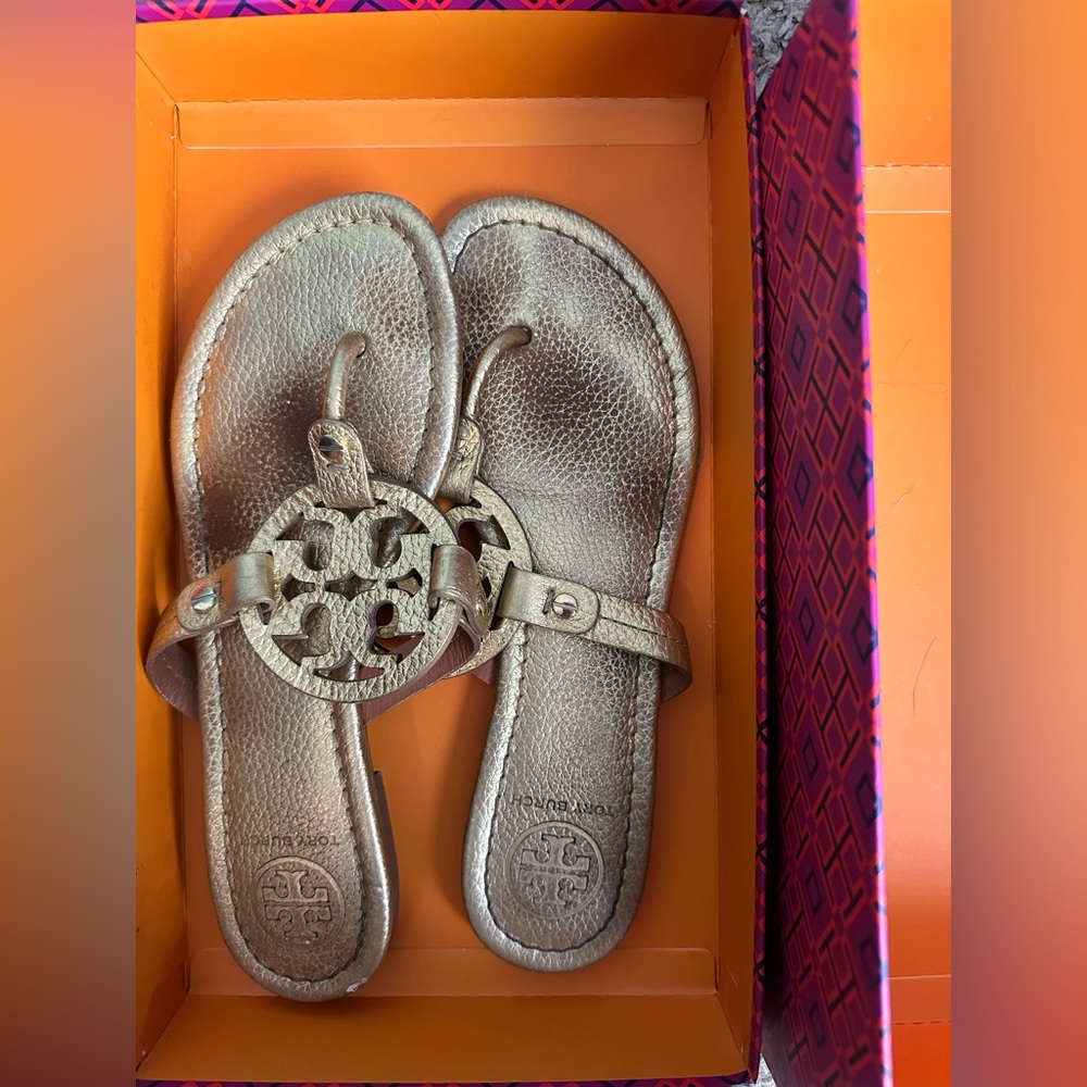 GOLD TORY BURCH SANDALS